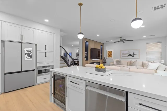 Pro gas range and marble backsplash
