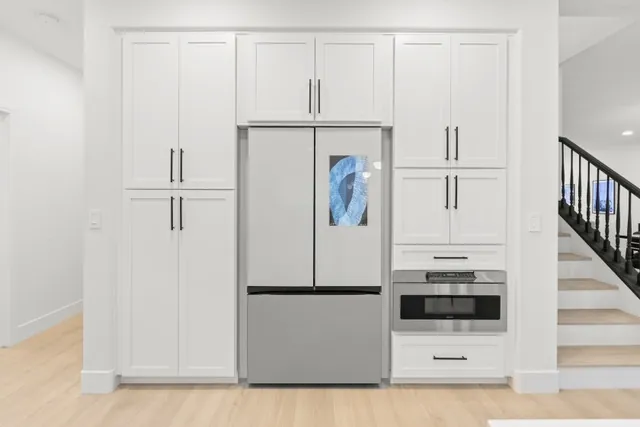 Built-in refrigerator hallway