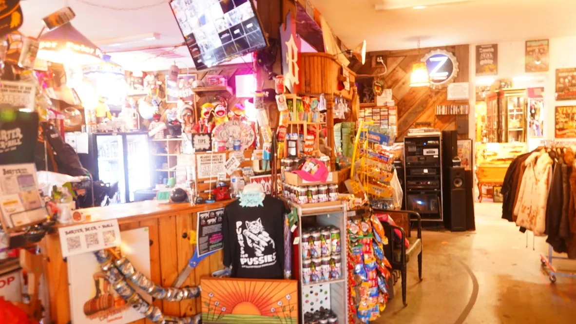 Barter Beer & Mall — interior photograph