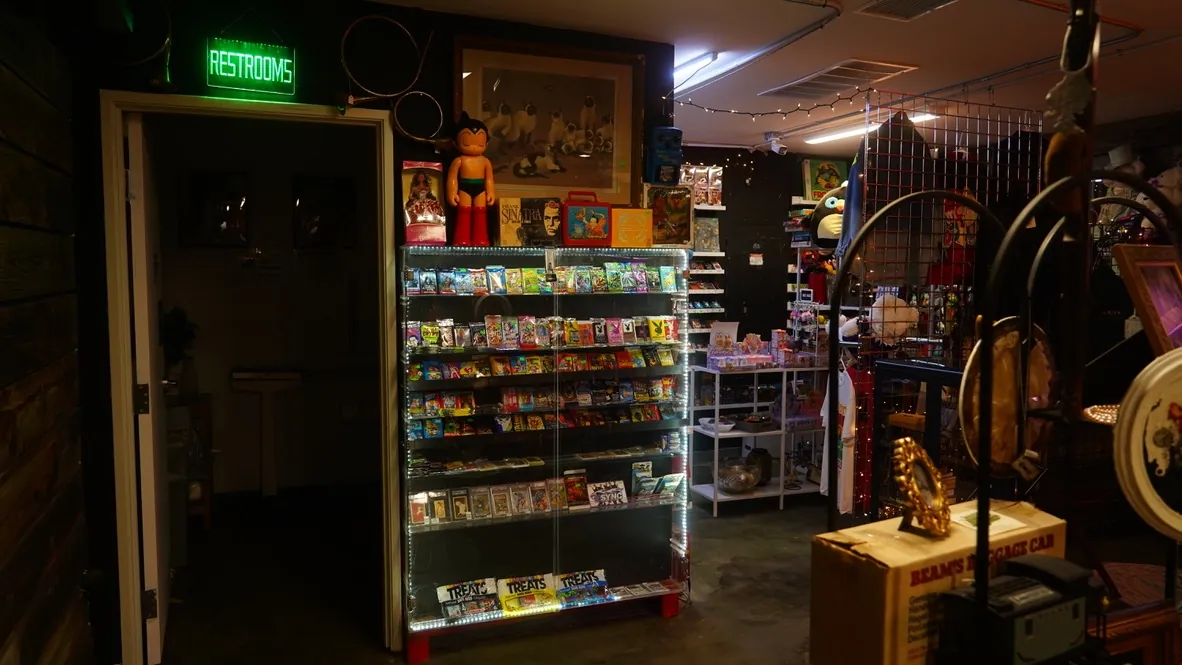 Barter Beer & Mall — interior photograph