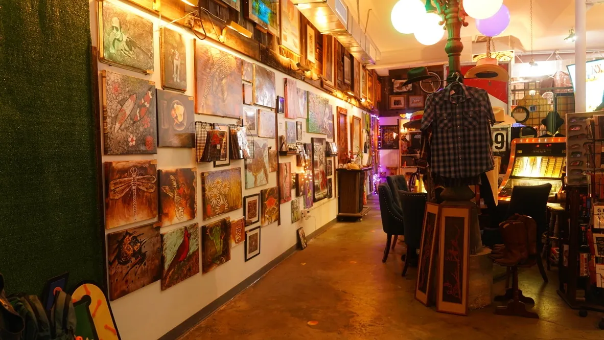 Barter Beer & Mall — interior photograph