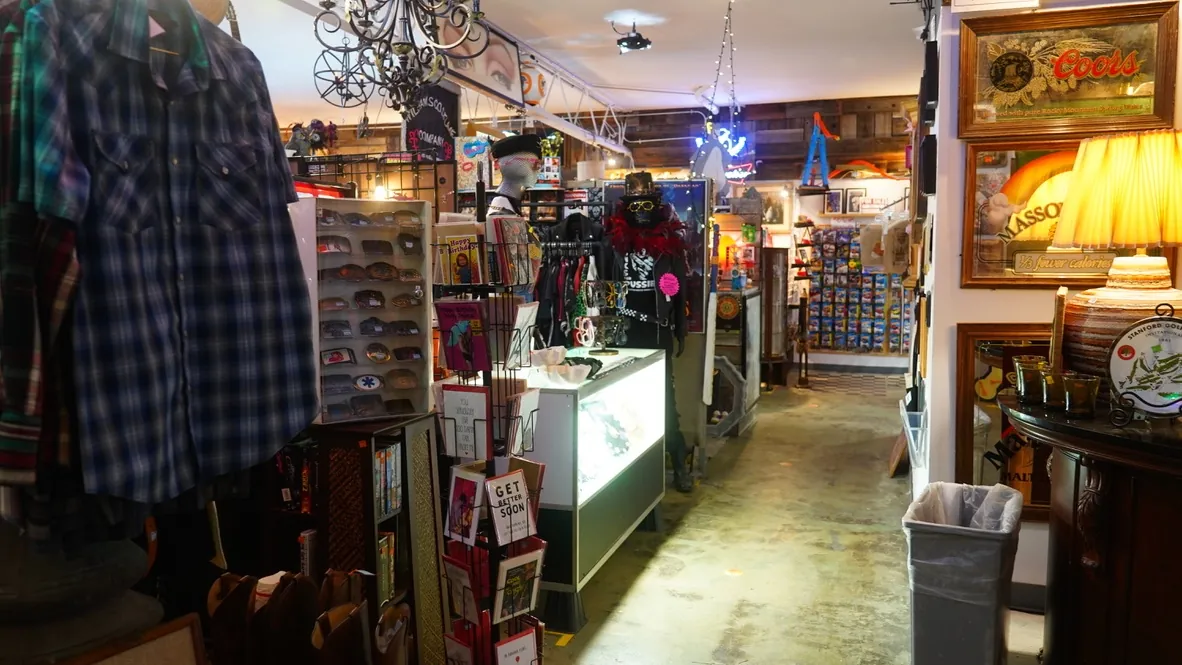 Barter Beer & Mall — interior photograph