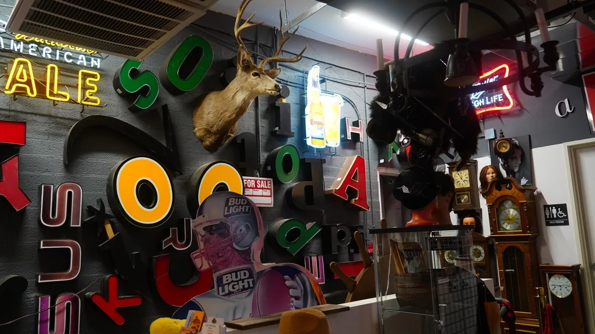 Barter Beer & Mall — interior photograph