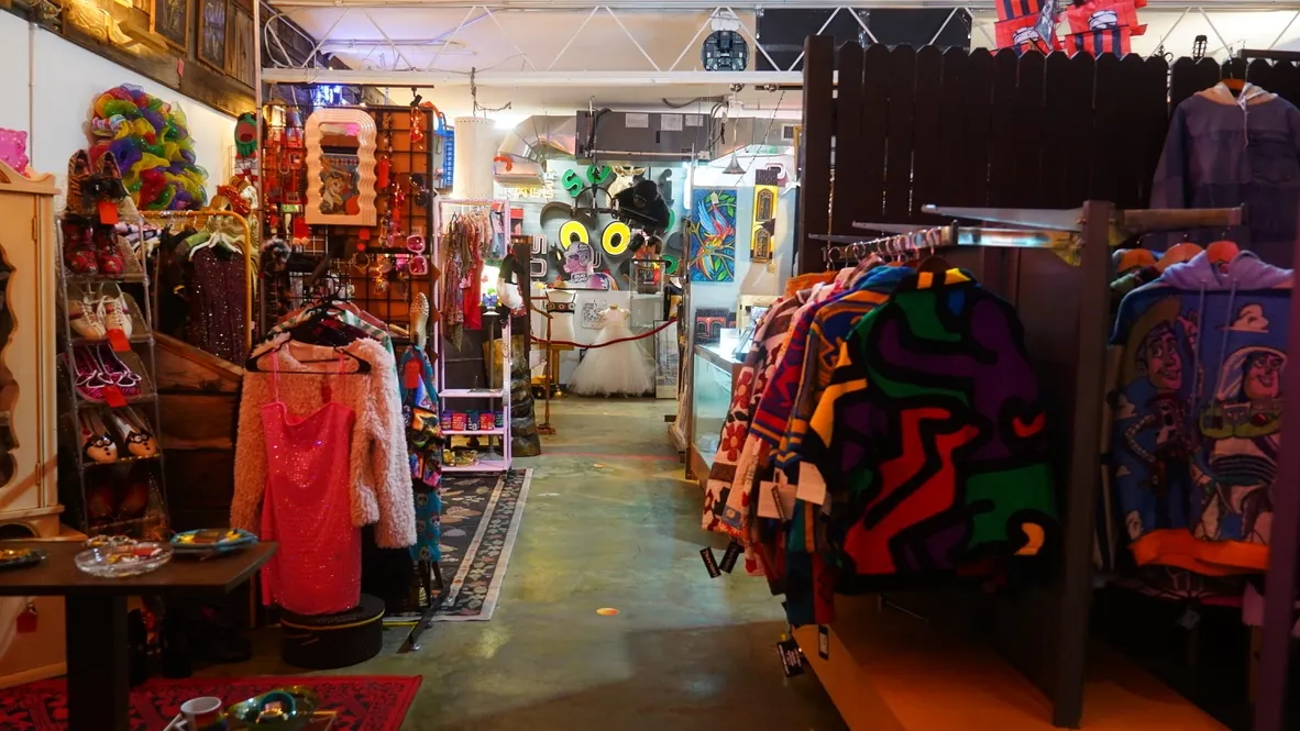 Barter Beer & Mall — interior photograph