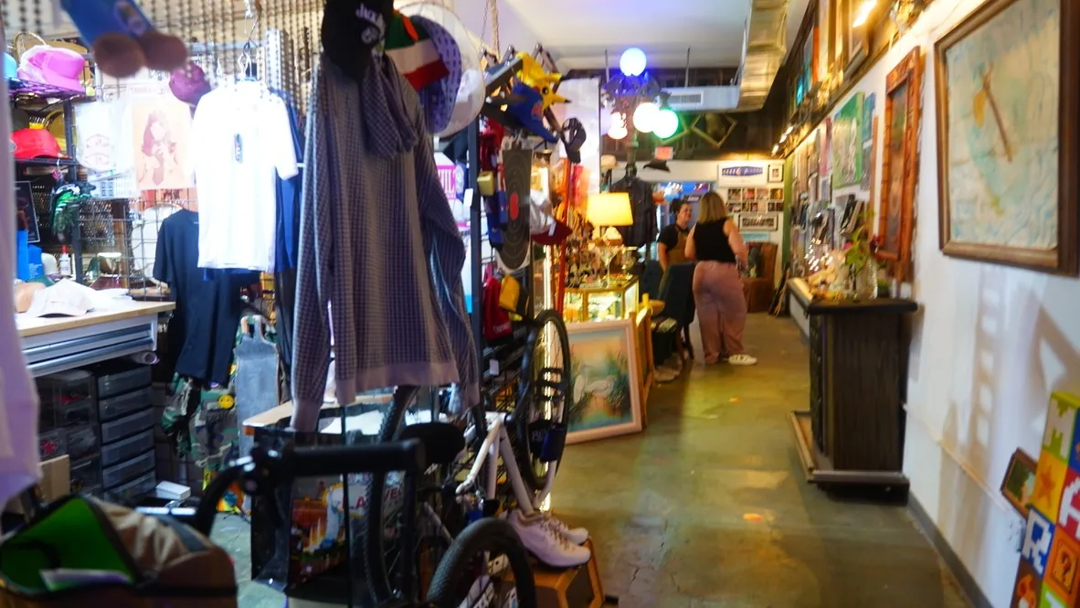 Barter Beer & Mall — interior photograph