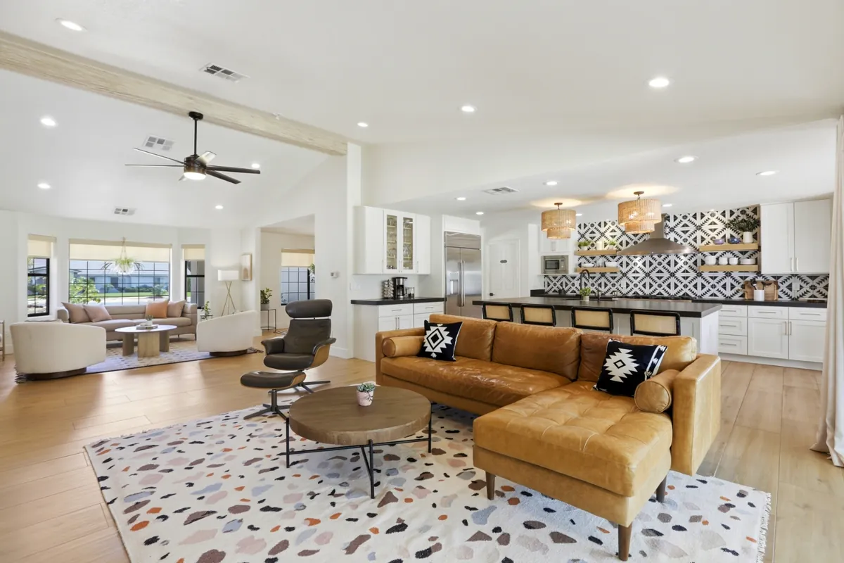 Essie House — interior photograph