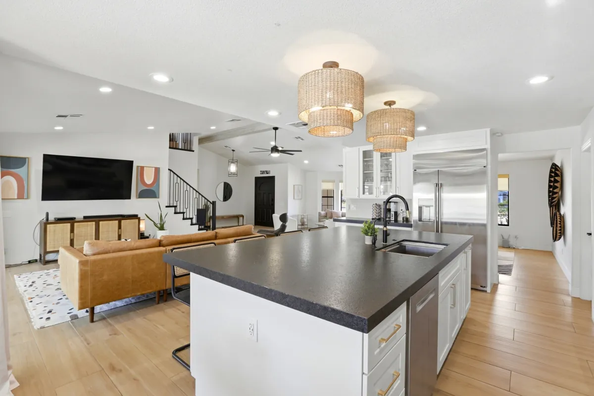 Essie House — interior photograph