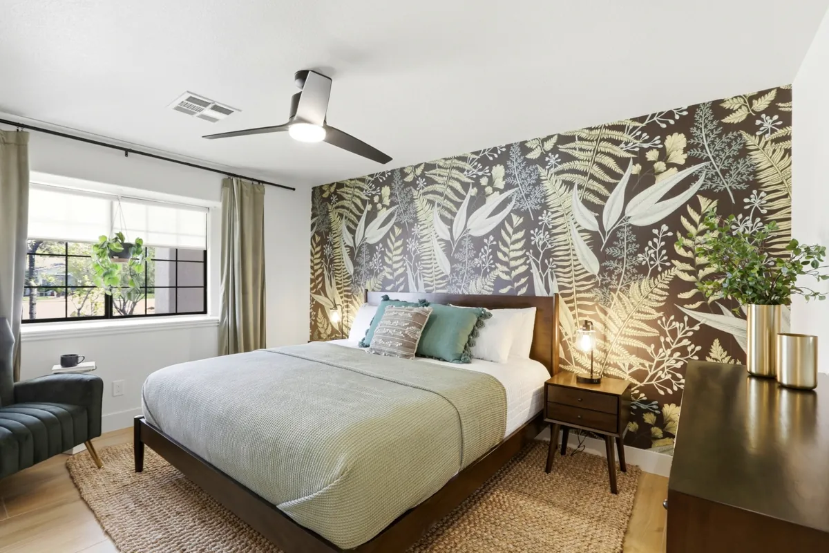 Essie House — interior photograph