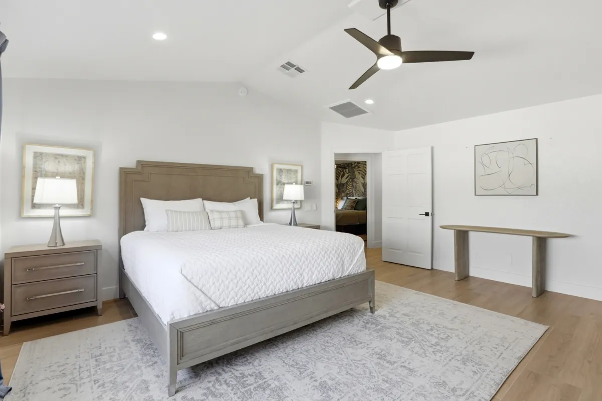 Essie House — interior photograph