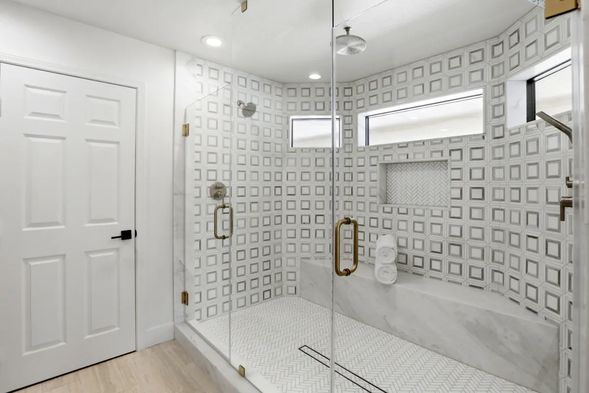 Essie House — interior photograph