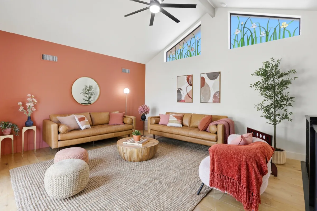 Essie House — interior photograph