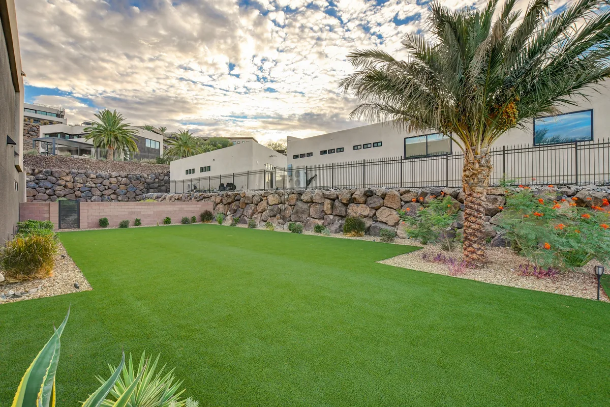 Henderson Hillside Estate photograph