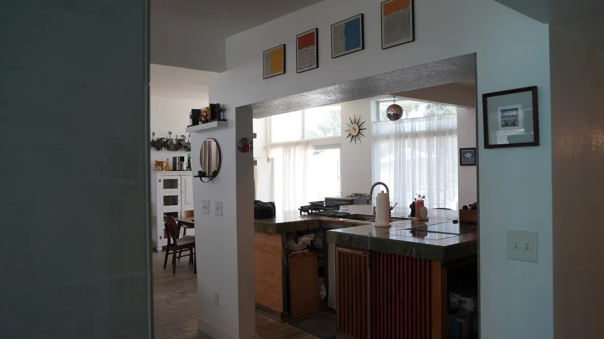 Ottawa Circle — interior photograph