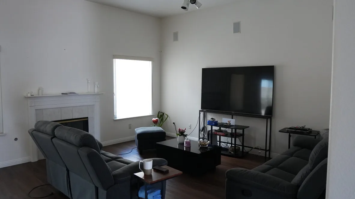 Palm View Drive — interior photograph