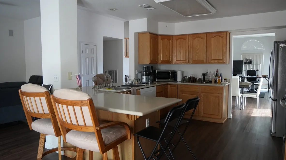 Palm View Drive — interior photograph