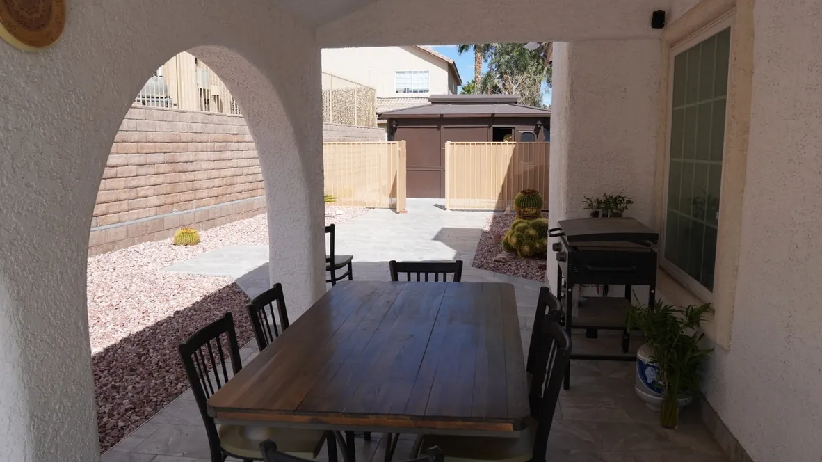 Palm View Drive — interior photograph