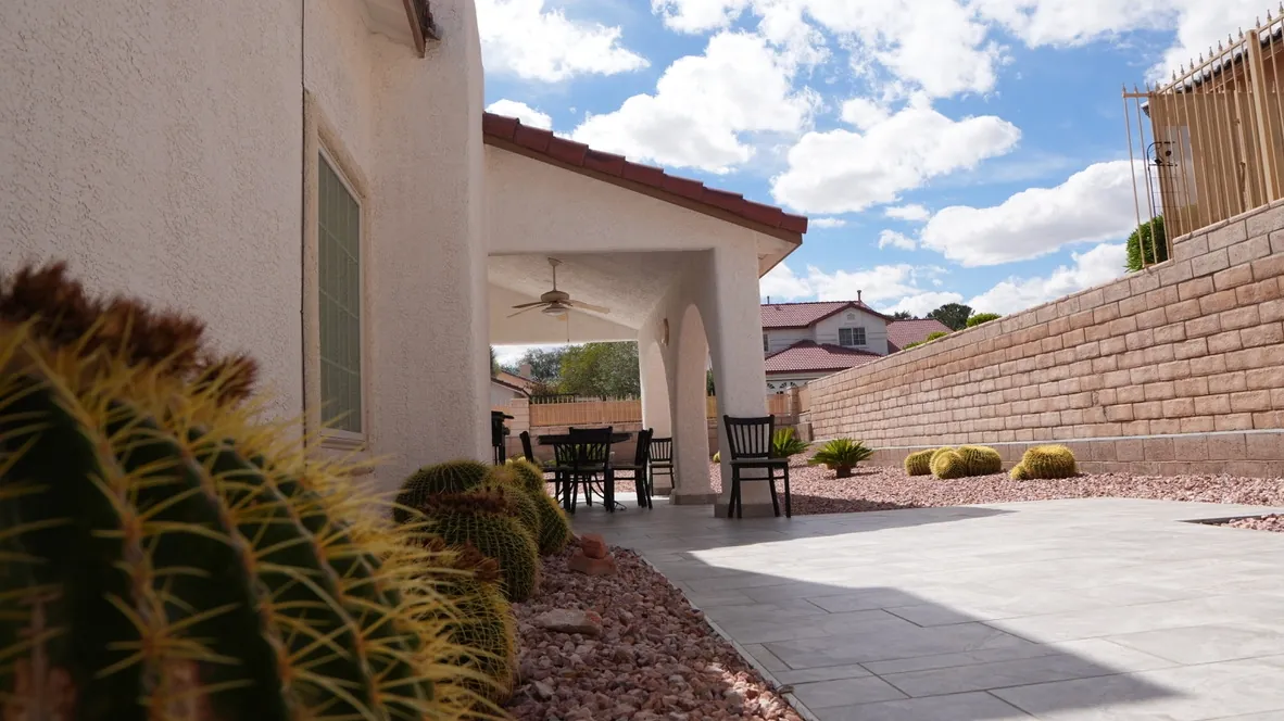 Palm View Drive — interior photograph
