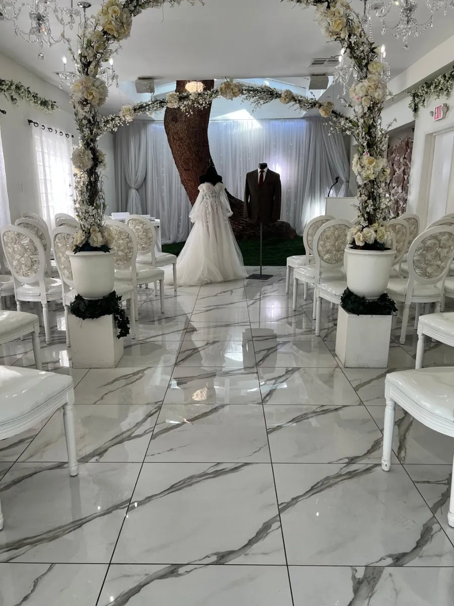 Royal Wedding Chapel — interior photograph