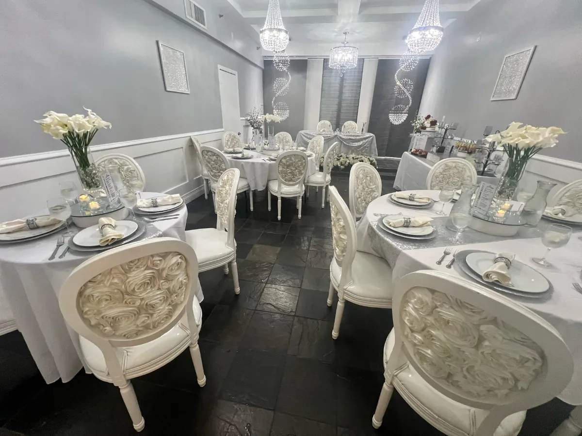Royal Wedding Chapel — interior photograph