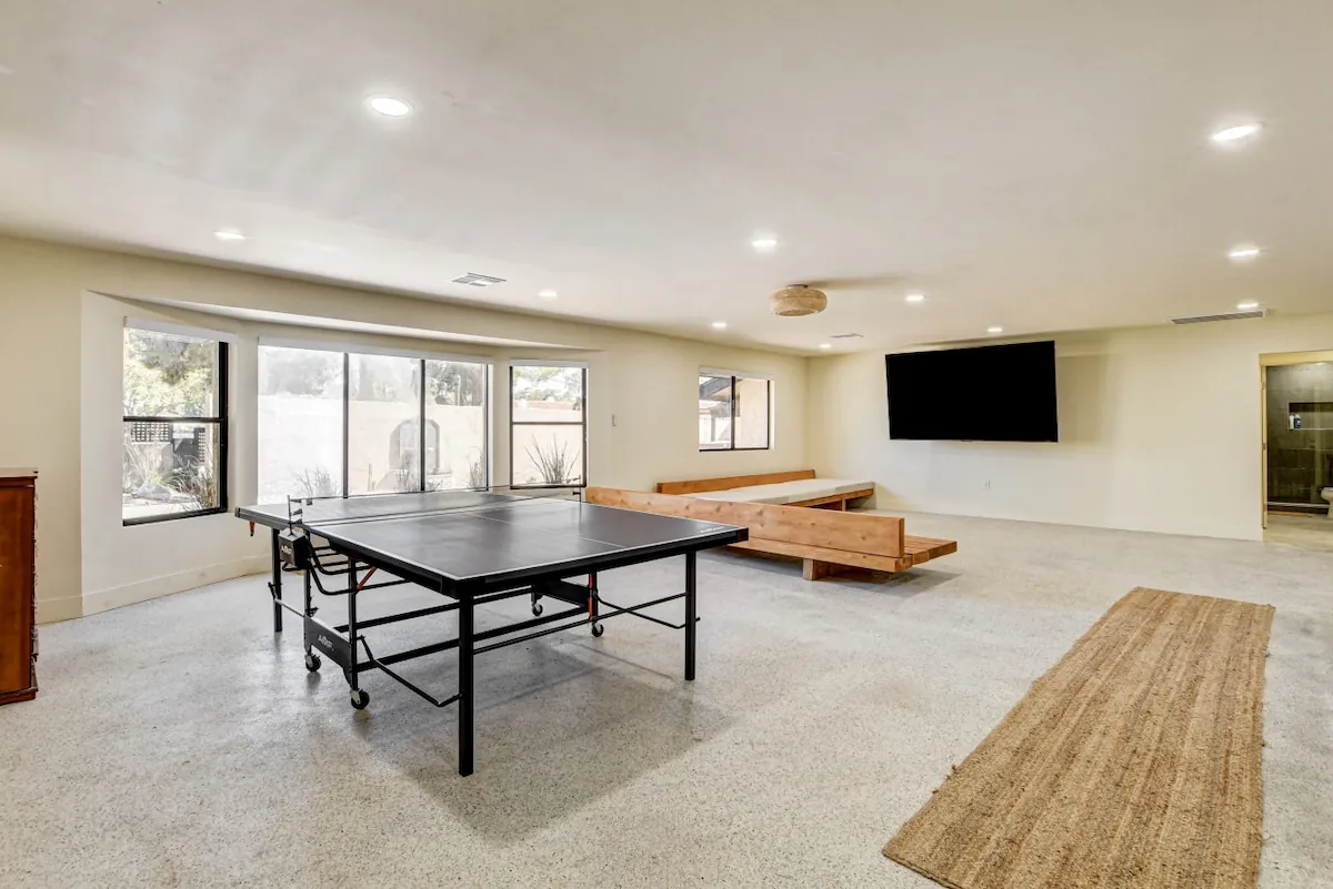 Zen Paradise — interior photograph