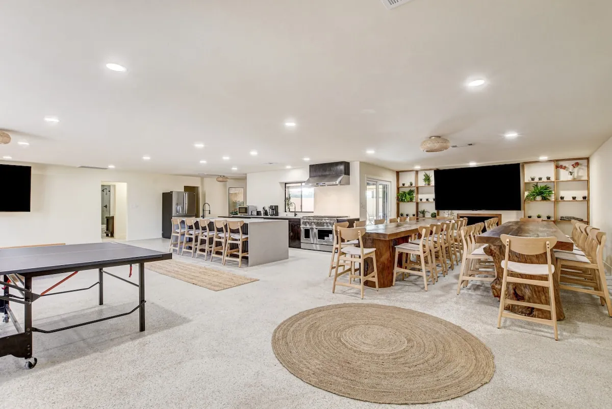 Zen Paradise — interior photograph