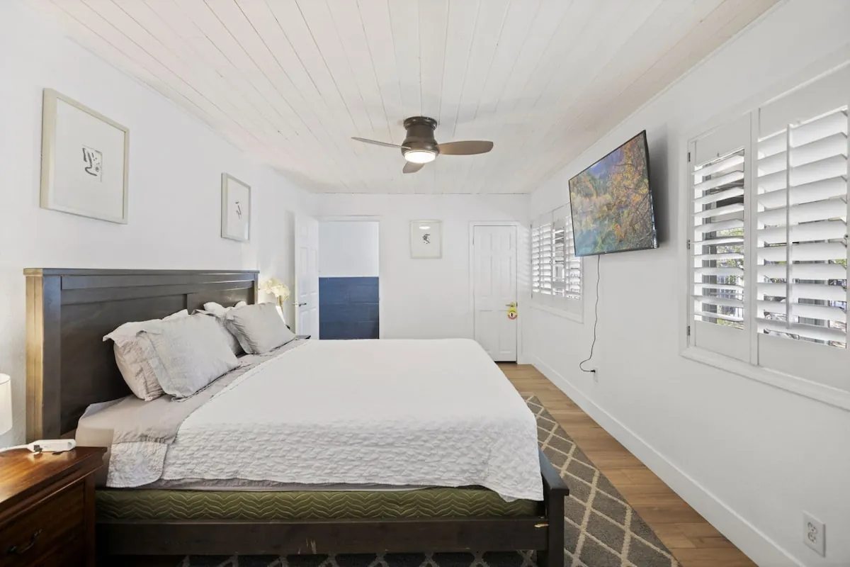 Zen Paradise — interior photograph