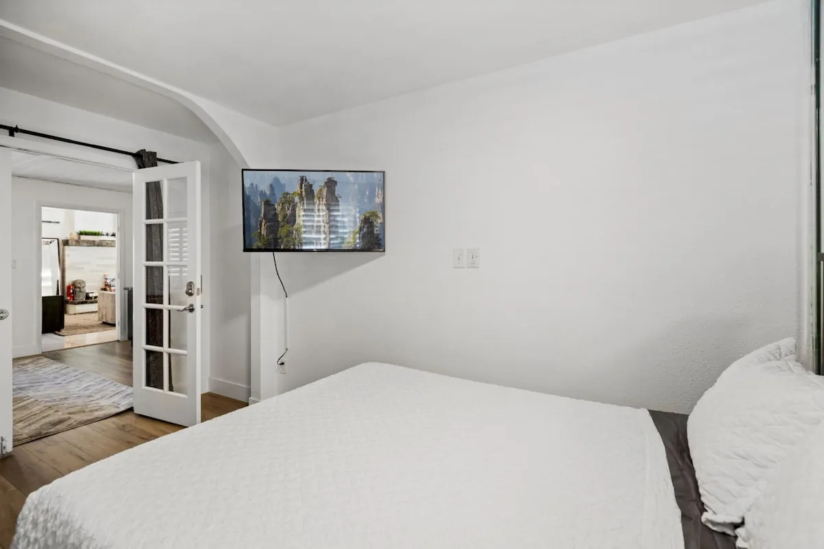 Zen Paradise — interior photograph