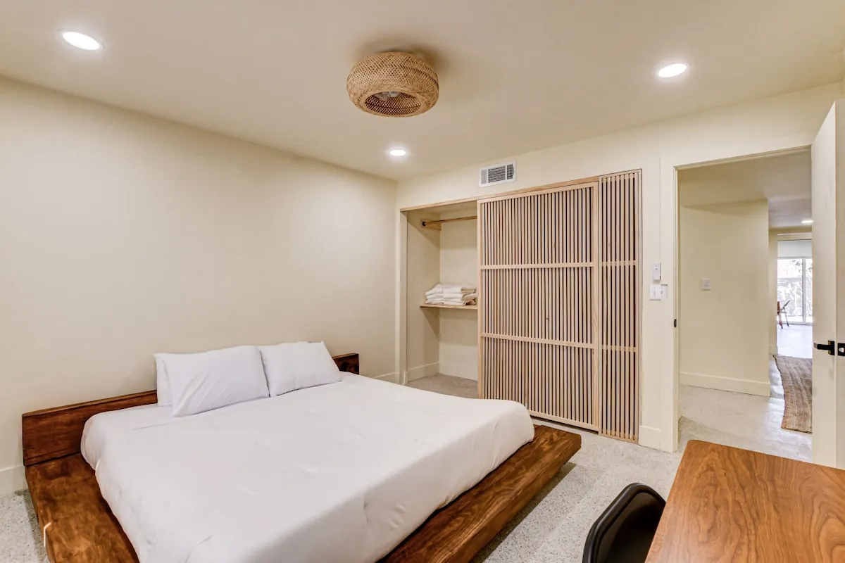 Zen Paradise — interior photograph