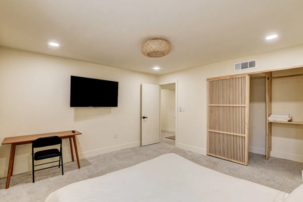 Zen Paradise — interior photograph