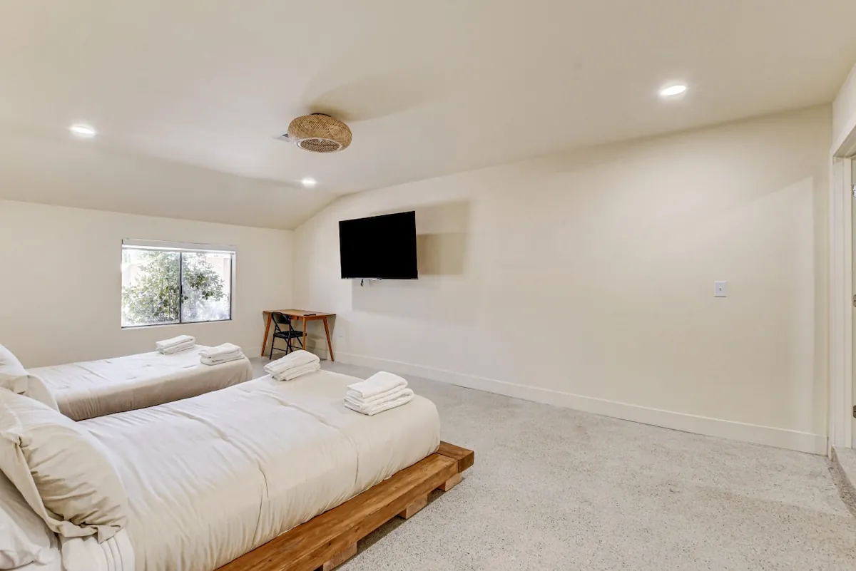 Zen Paradise — interior photograph